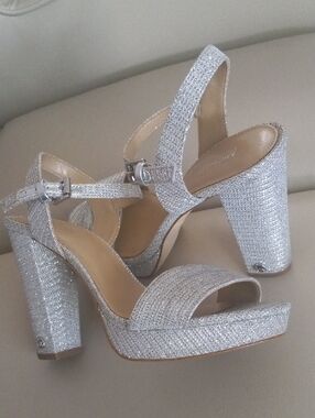 Michael Kors Silver Glitter Platform Block Sandals Size 7M
